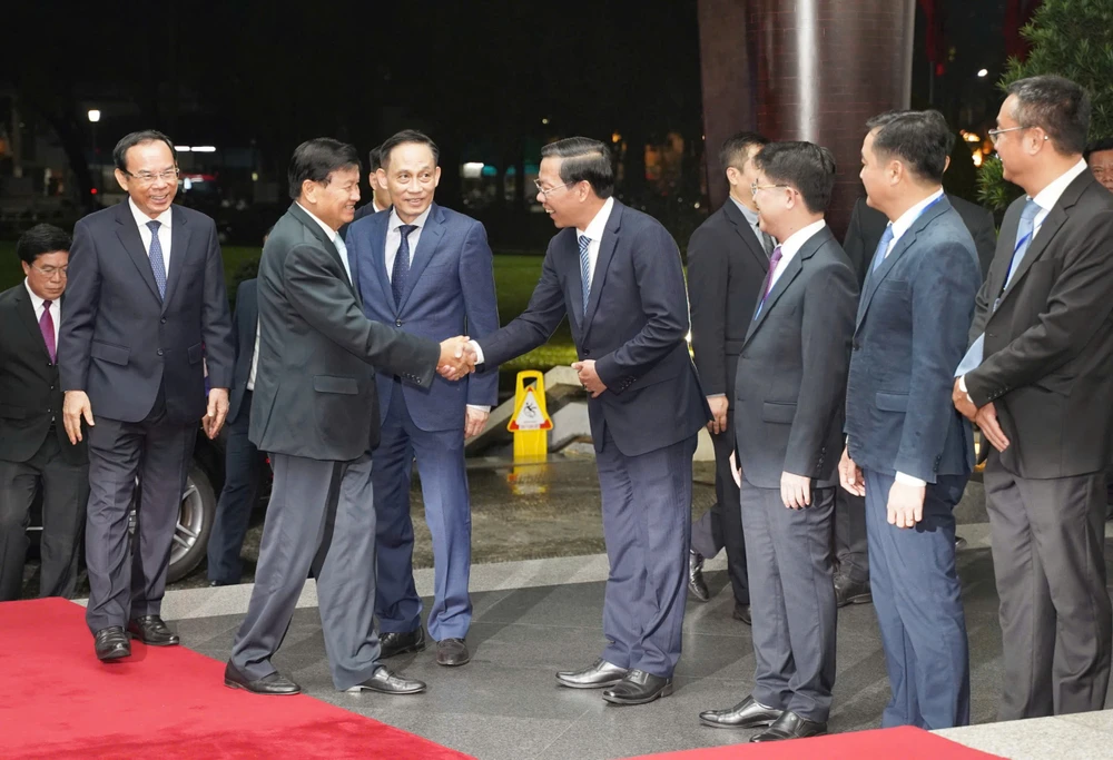 chu-tich-nuoc-lao-16.jpg Tổng Bí thư, Chủ tịch nước Lào Thongloun Sisoulith