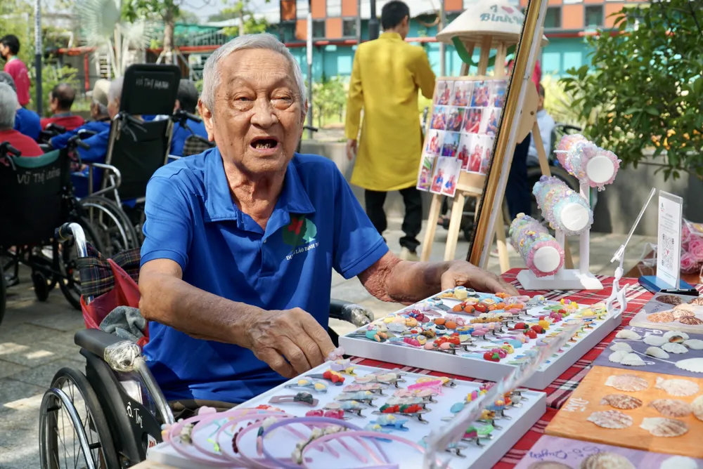 nguoi-dan-bi-anh-huong-boi-bao-lu-5.JPG người dân bị ảnh hưởng bởi bão lũ