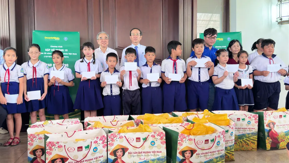 thu-tuong-phan-van-khai-2.jpg Thủ tướng Phan Văn Khải