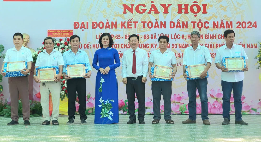 ngay-hoi-dai-doan-ket-toan-dan-toc-15.jpg