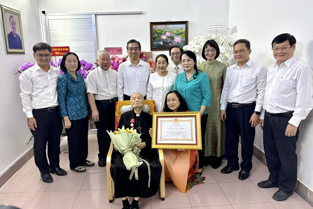 linh-muc-phan-khac-tu-1-5666.jpg Linh mục Phan Khắc Từ