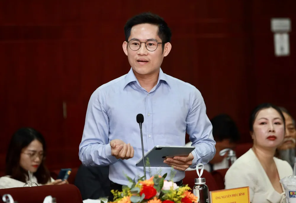 Ông Nguyễn Phúc Bình, Chủ nhiệm mạng lưới đổi mới sáng tạo Việt – Úc, góp ý. Ảnh: NGUYỆT NHI kieu-bao-hien-ke-2.jpg