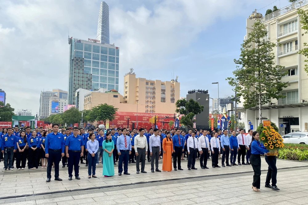 thanh-nien-tien-tien-8.JPG TP.HCM tuyên dương 135 tập thể, thanh niên tiên tiến học Bác từ công việc thường ngày