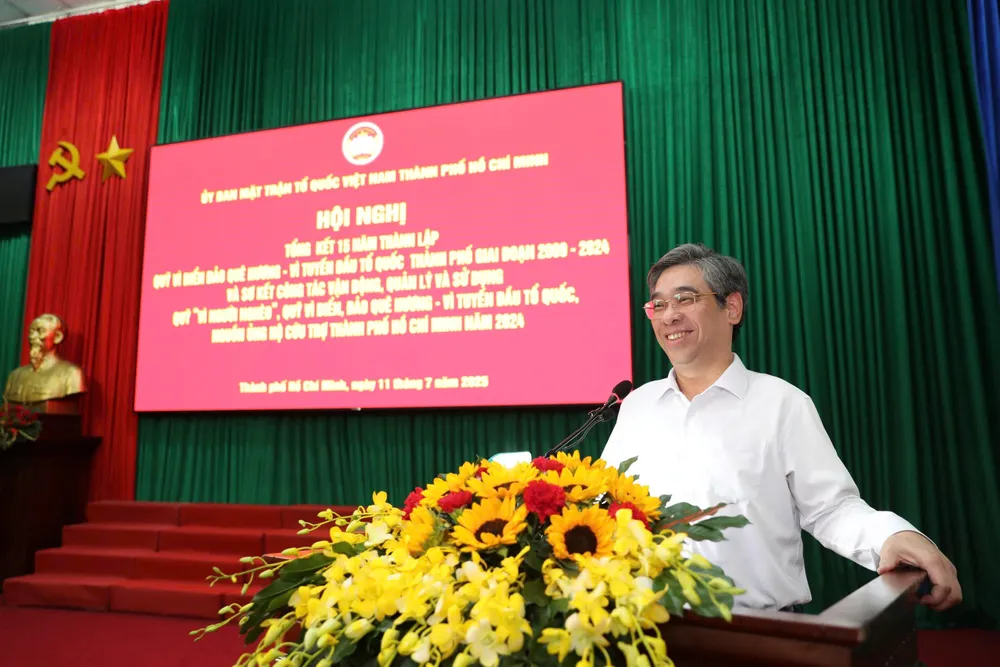 vi-bien-dao-que-huong-1.jpg TP.HCM vận động hơn 552 tỉ đồng sau 15 năm lập Quỹ “Vì biển đảo quê hương'