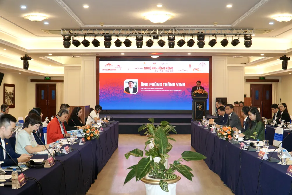 nha-dau-tu-hong-kong-4.JPG Nghệ An 'tung' nhiều chính sách ưu đãi đón nhà đầu tư Hồng Kông