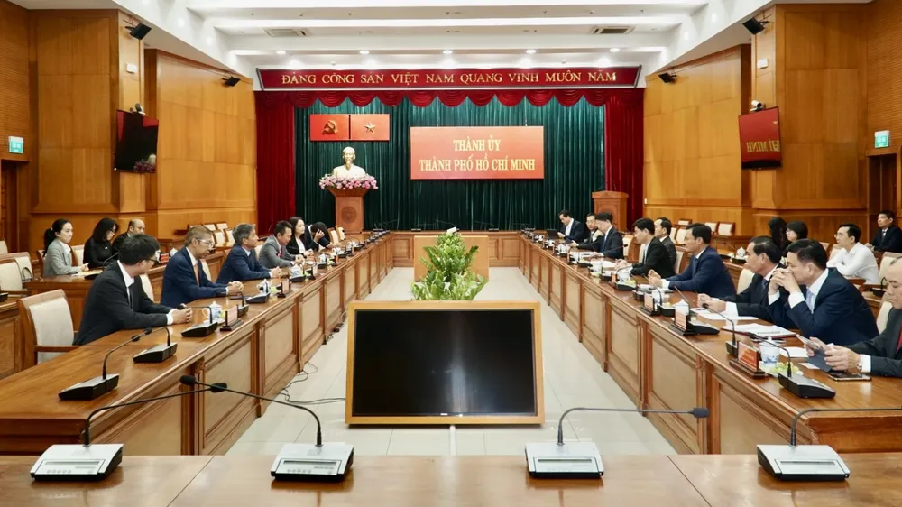 nang-luong-xanh-5.jpg Bí thư TP.HCM Trần Lưu Quang kêu gọi SCG Việt Nam đầu tư các dự án năng lượng xanh