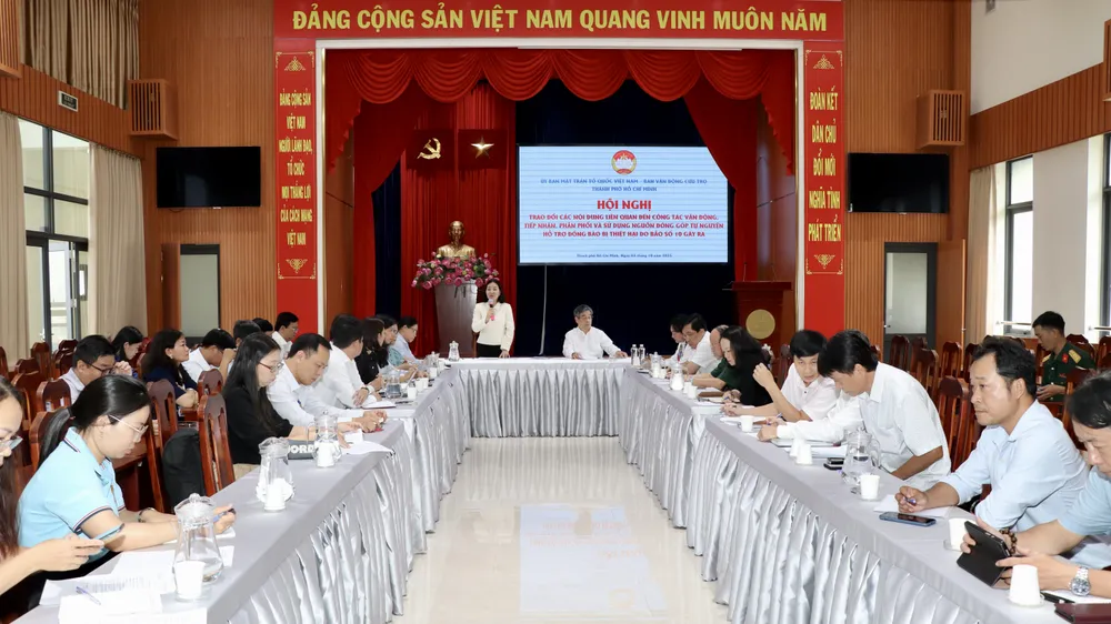 bao-so-10-7.jpg TP.HCM phát động vận động ủng hộ đồng bào bị thiệt hại do bão số 10