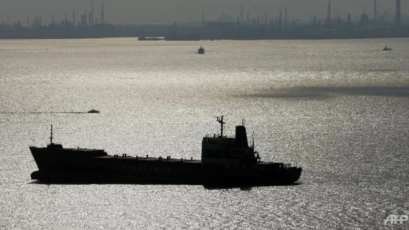 Tàu chở dầu Yong Yong mang 2 triệu thùng dầu thô bị mắc kẹt tại vùng biển ngoài khơi quần đảo Riau (Indonesia). ẢNH: AFP