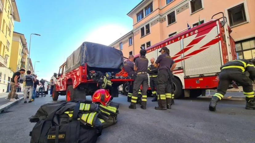 Lực lượng cứu hỏa tại hiện trường vụ cháy viện dưỡng lão Casa per Coniugi, TP Milan, (Ý) ngày 7-7. Ảnh: EPA