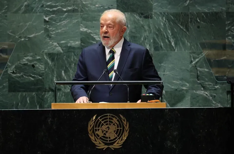 Tổng thống Brazil - ông Luiz Inacio Lula da Silva phát biểu trước Đại Hội đồng Liên Hợp Quốc hôm 19-9. Ảnh: REUTERS 380672295_1752473638560069_8233973145123505472_n.png
