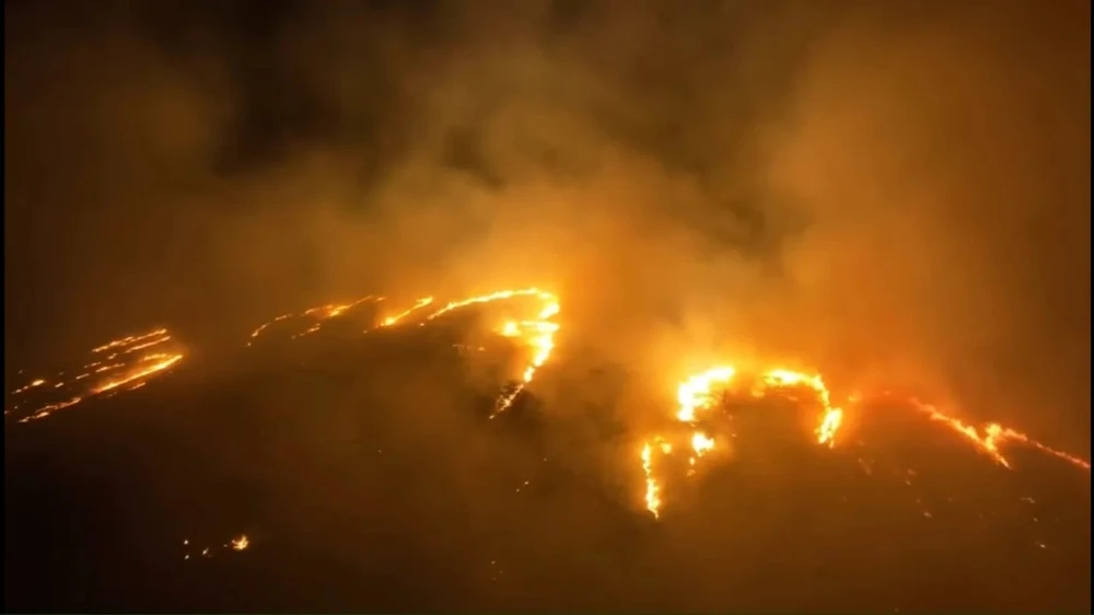 Cháy rừng ở đảo Maui, bang Hawaii (Mỹ) hồi tháng 8. Ảnh: 230809080048-01-hawaii-wildfires-hurricane-dora.jpg