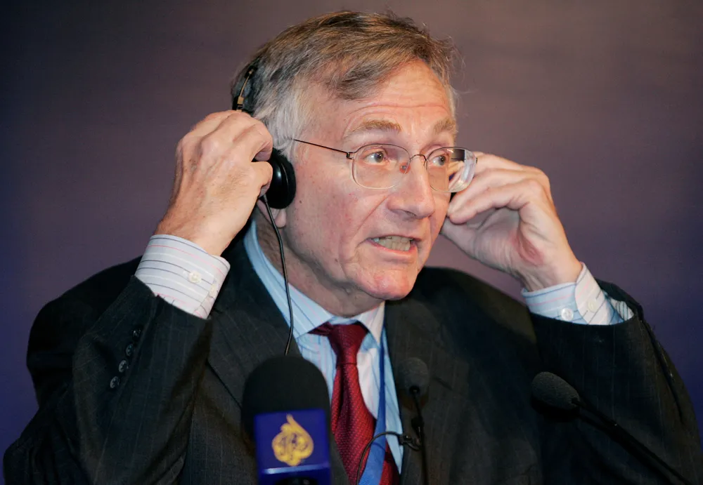 Nhà báo điều tra Mỹ Seymour Hersh. Ảnh: REUTERS 24JG54BDONIZPJAHEK6BFOESEQ.jpg