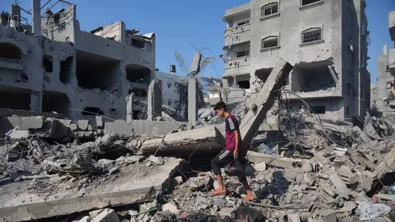 Quân Israel không kích, phá hủy nhiều tòa nhà tại Dải Gaza hôm 14-10. Ảnh: CBC NEWS 387536949_306848542076023_7765501276105862999_n.png