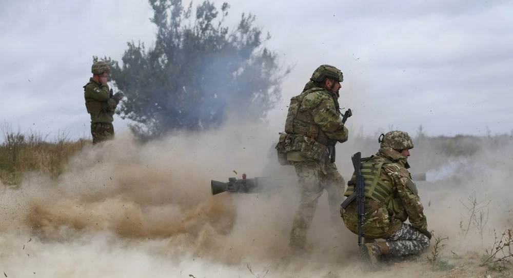 Lính Ukraine bắn pháo SPG-9 vào các đơn vị Nga tại chiến trường Donetsk (miền Đông Ukraine) hôm 15-10. Ảnh: GENERAL STAFF OF UKRAINIAN ARMED FORCES 393827848_1058919911791098_393042601035438198_n (1).png