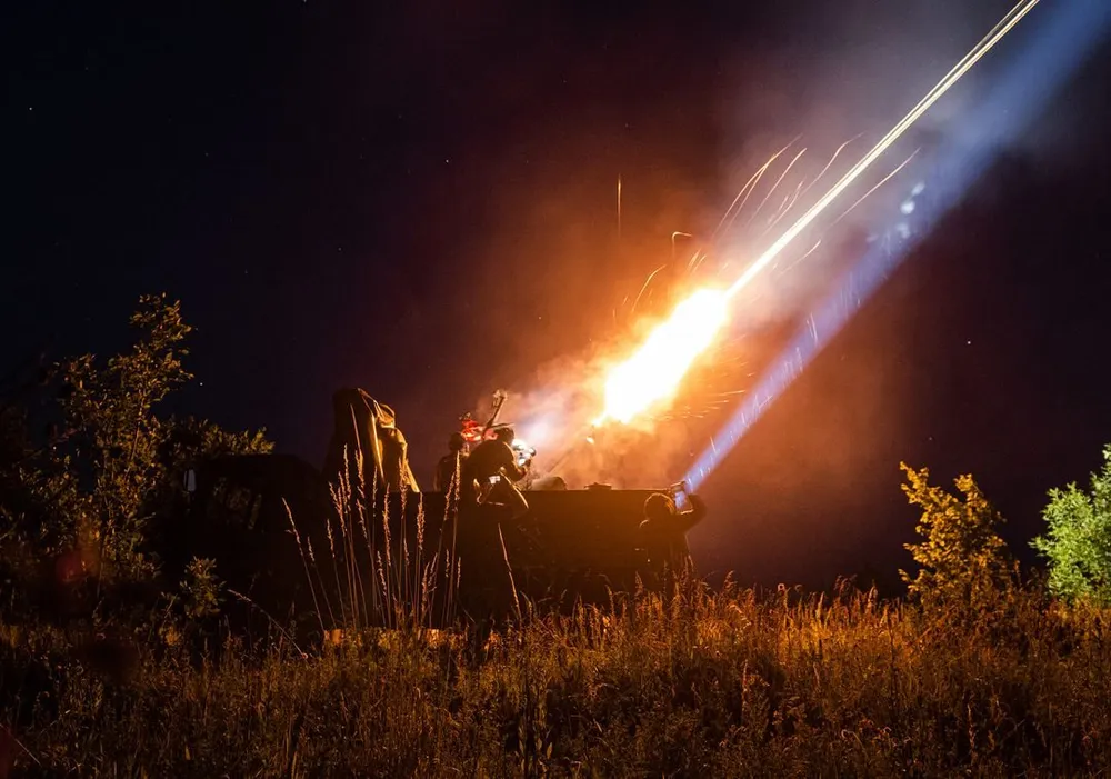 Lính Ukraine nã pháo vào các đơn vị quân Nga tại chiến trường tỉnh Sumy (đông bắc Ukraine) trong đêm 21-10. Ảnh: GENERAL STAFF OF THE UKRAINIAN ARMED FORCES 393490274_710386204322976_6955364069805103079_n.png