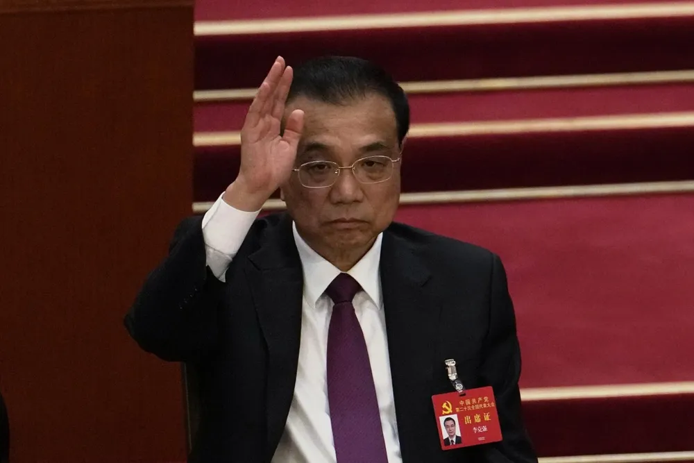 Ông Lý Khắc Cường tại phiên khai mạc Đại hội Đại biểu Nhân dân toàn quốc lần thứ 14 ở Bắc Kinh, hôm 5-3-2023. Ảnh: CHINA DAILY 395702162_871670074517739_4040590357616846252_n.png