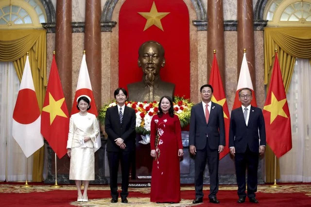 Phó Chủ tịch nước Võ Thị Ánh Xuân chụp ảnh chung với Hoàng Thái tử Nhật Akishino, Công nương Kiko và các đại biểu ngày 21-9-2023. Ảnh:TTXVN Quan_he_Viet_Nhat_1_4.png