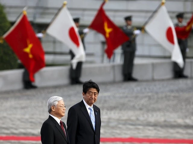 Tổng bí thư Nguyễn Phú Trọng và Thủ tướng Nhật Shinzo Abe tại Phủ thủ tướng Nhật hồi 2015. Ảnh: TTXVN Quan_he_Viet_Nhat_6.png
