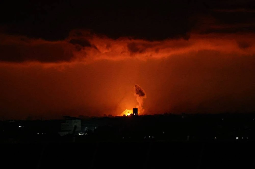 Khói lửa bốc lên trong cuộc không kích của Israel vào TP Rafah (Dải Gaza) hôm 29-1. Ảnh: AFP Xung đột Israel-Hamas 30-1: Israel giết hơn 2.000 thành viên Hamas ở Khan Younis; Hamas nã rocket vào Tel Aviv