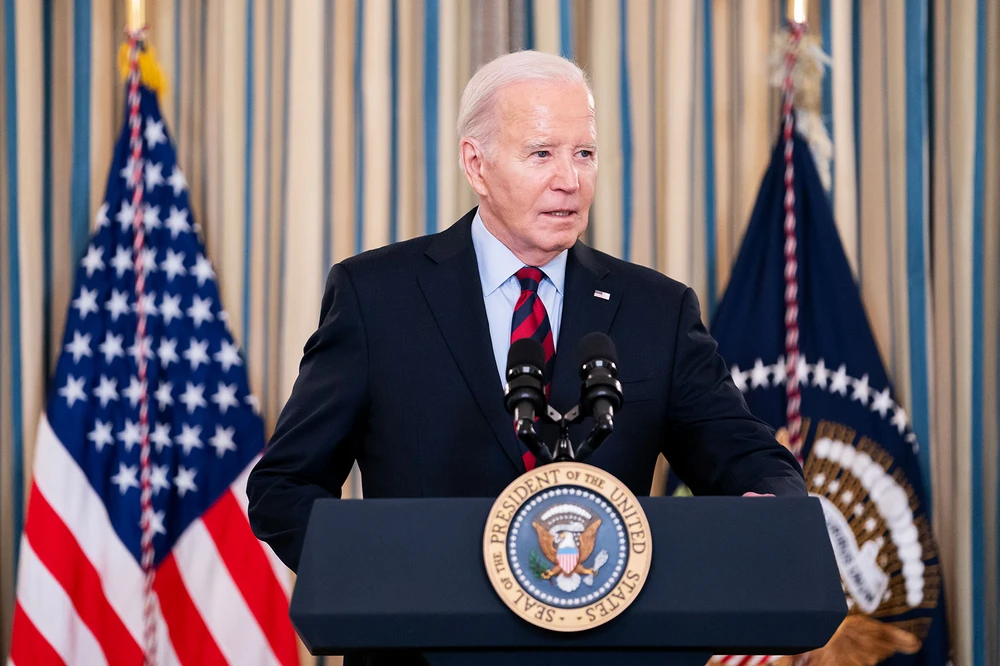 Để góp phần giải quyết cuộc khủng hoảng nhân đạo, Tổng thống Mỹ Joe Biden đã lệnh cho quân đội Mỹ lập cảng ở Gaza. Ảnh: REUTERS Ông Biden lệnh cho quân đội Mỹ lập cảng ở Gaza để giải quyết tình hình nhân đạo