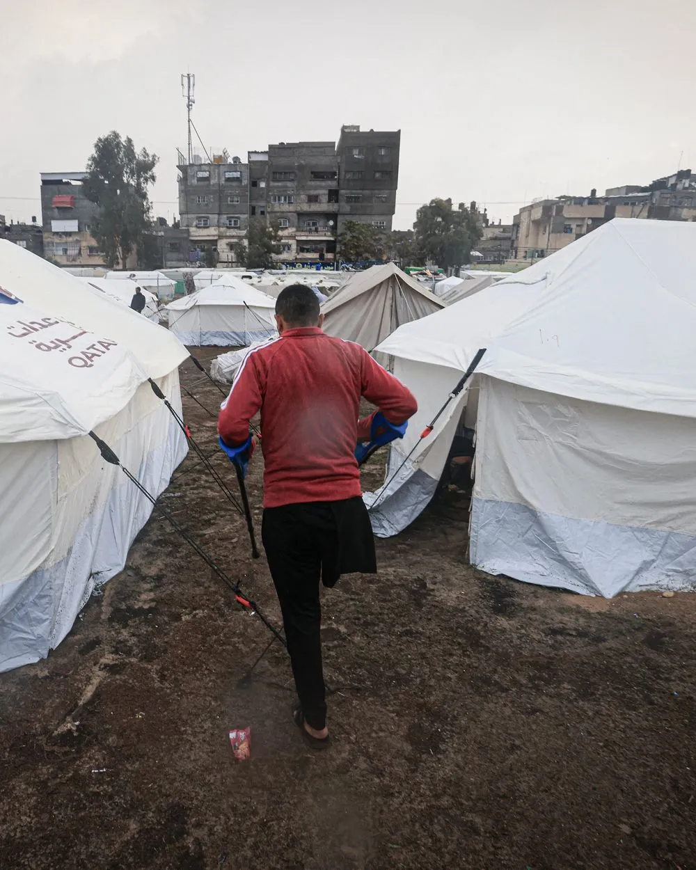 (PLO)- Nhiều người dân Gaza phải chịu cắt cụt chi do trúng bom đạn, trong bối cảnh cơ sở và vật tư y tế tại đây bị thiếu trầm trọng.