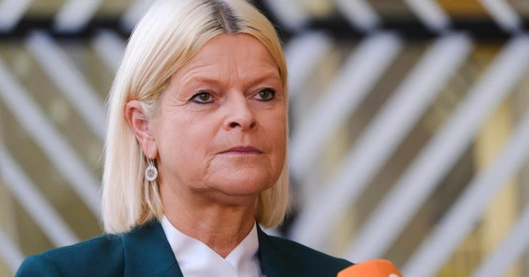 lằn ranh đỏ.png