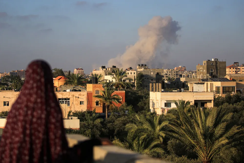Khói bốc lên sau cuộc không kích của Israel vào TP Gaza (bắc Gaza) vào ngày 11-6. Ảnh: AFP f37432cf-943e-41f8-a4ae-9d214298a894.jpg