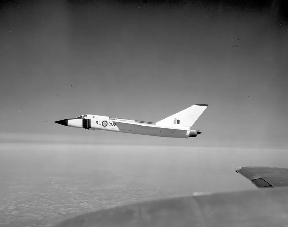 Máy bay Avro Arrow dài hơn 23 m. Ảnh: DND IMAGE may-bay-Avro Arrow.webp
