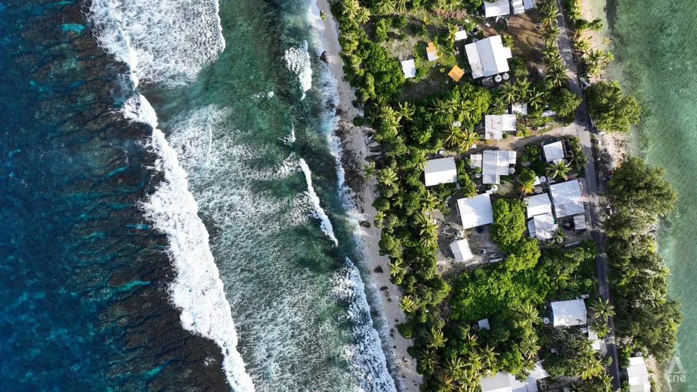 Chính phủ Tuvalu đã đề ra nhiều kế hoạch để người dân di cư và tái định cư, trước nguy cơ nước biển dâng cao. Ảnh: CNA