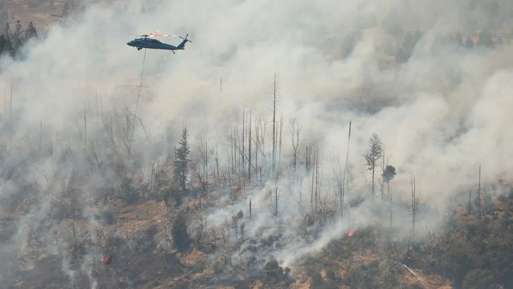 Khu vực vụ cháy rừng Park Fire gần quận Butte, California (Mỹ), vào ngày 29-7. Ảnh: REUTERS vụ cháy Park Fire 4.png