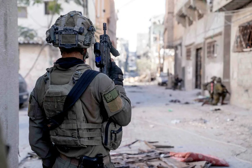 Một binh sĩ Israel tại Gaza. Ảnh: REUTERS quan-du-bi-Israel.jpg