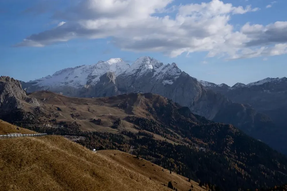 Khu vực sông băng Marmolada (Ý). Ảnh: GETTY IMAGES gettyimages-1437568764.webp