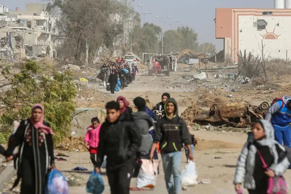 Người dân Gaza sơ tán về phía nam dải đất vào tháng 11-2023. Ảnh: THE NEW YORK TIMES 0efa8e9cc399c5a9b4bc7443e3888b7e2983d0f4.webp