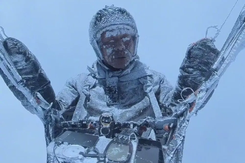 dù lượn gặp sự cố.jpg