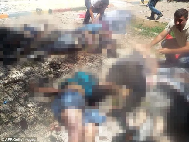 Chùm ảnh đau thương vụ đánh bom tự sát tại Thổ Nhĩ Kỳ ảnh 12