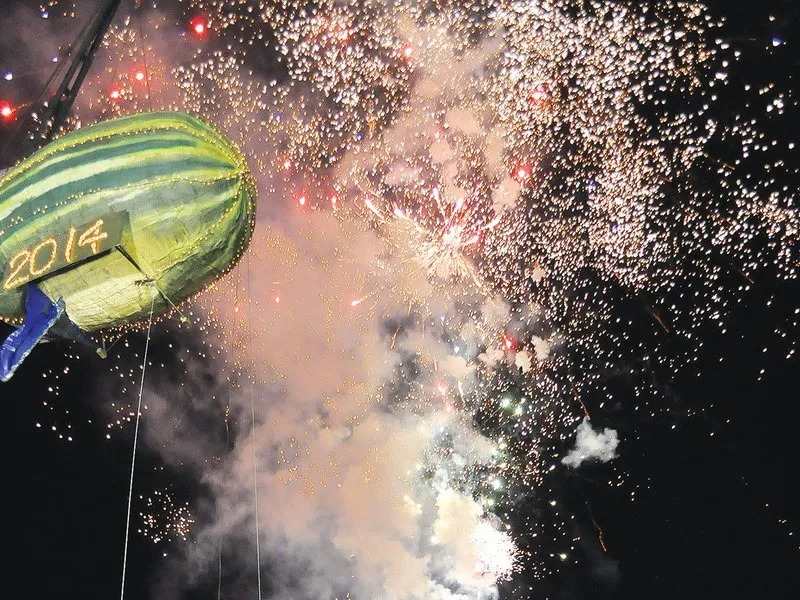 Những màn chào đón năm mới 'quái lạ' trên thế giới ảnh 2 Những màn chào đón năm mới 'quái lạ' trên thế giới ảnh 2