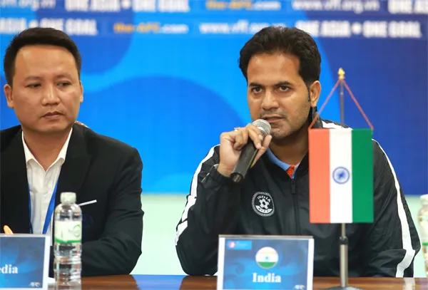 U-19 nữ Việt Nam noi gương đồng nghiệp nam ảnh 3