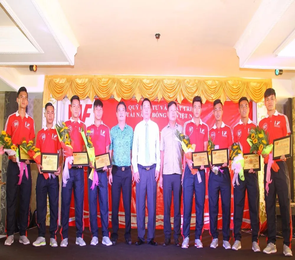 đại diện hai câu lạc bộ