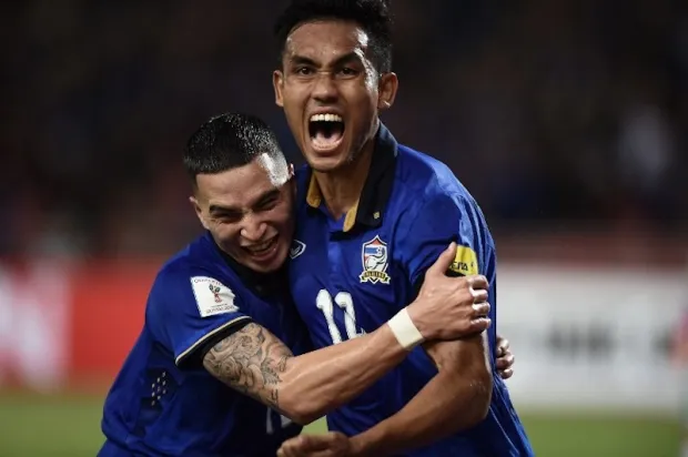 Thắng Singapore 1-0, Thái Lan đoạt vé bán kết đầu tiên ảnh 3