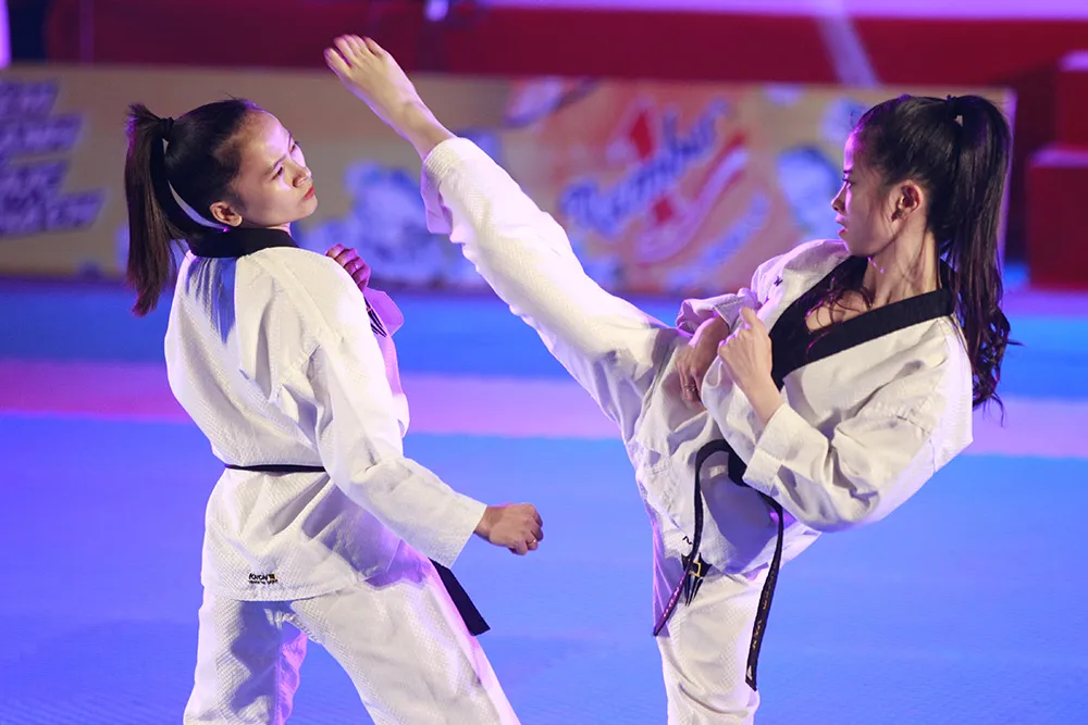 Tưng bừng lễ kỷ niệm 20 năm Taekwondo Việt Nam ảnh 5 Tưng bừng lễ kỷ niệm 20 năm Taekwondo Việt Nam ảnh 5