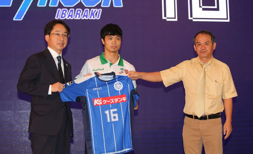 Vì sao bầu Đức không cho Công Phượng đá thuê ở Thái? ảnh 1