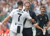 Juventus lý giải vòng vo khi để Ronaldo ngồi ghế dự bị