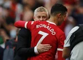 Ronaldo san bằng kỷ lục mọi thời đại của Messi ảnh 4 Solskjaer nêu kế hoạch dùng Ronaldo