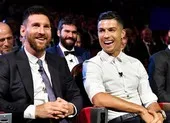 Sốc: Ronaldo ủng hộ fan tấn công Messi giành Quả bóng vàng là nỗi ô nhục
