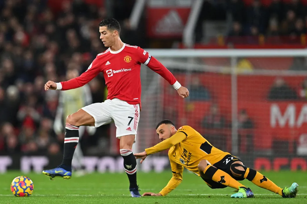 Tuổi 37 của Ronaldo không cho phép anh chơi mọi trận đấu với phong độ cao nhất, dù anh rất muốn thế. Ảnh: CGI.