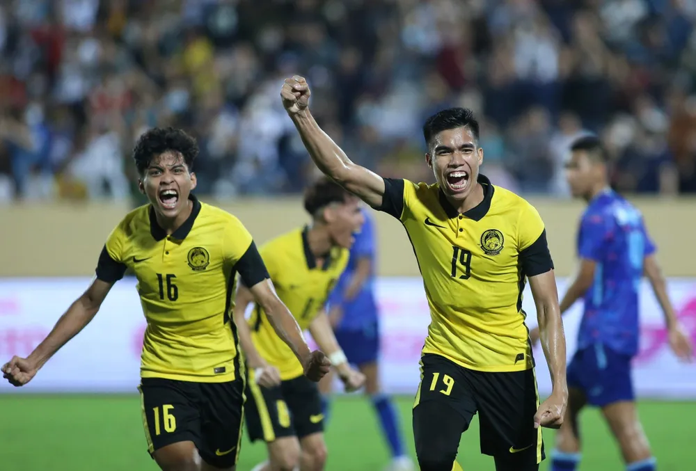 U-23 Thái Lan bất ngờ thua ngược U-23 Malaysia khiến cho cục diện bảng B rất khó lường. Ảnh: ANH PHƯƠNG. U-23 Thái Lan bất ngờ thua ngược U-23 Malaysia khiến cho cục diện bảng B rất khó lường. Ảnh: ANH PHƯƠNG.