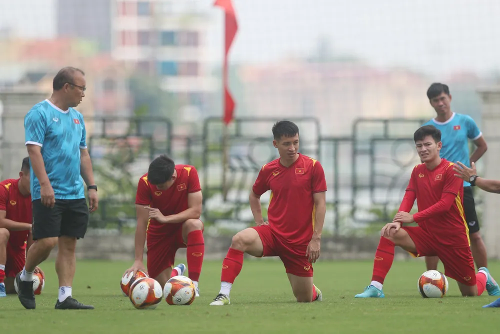 Những cầu thủ đá chính trong trận hòa không bàn thắng với U-23 Philippines căng cơ giải mỏi khoảng 30 phút rồi nghỉ ngơi. Những cầu thủ đá chính trong trận hòa không bàn thắng với U-23 Philippines căng cơ giải mỏi khoảng 30 phút rồi nghỉ ngơi.