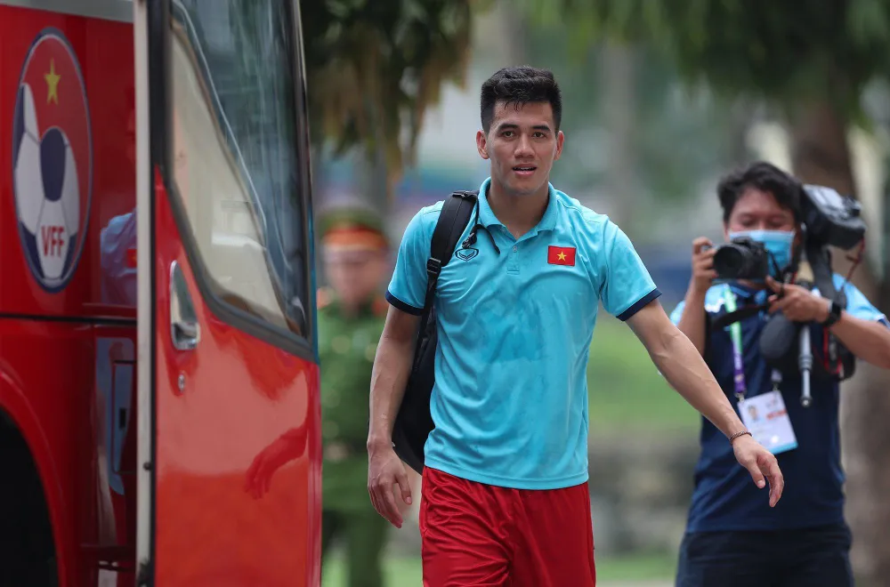 Tiền đạo Tiến Linh tươi tỉnh sau một ngày nghỉ ngơi hoàn toàn cùng đồng đội và sau một trận đấu với U-23 Philippines mà anh bỏ lỡ nhiều cơ hội. Tiền đạo Tiến Linh tươi tỉnh sau một ngày nghỉ ngơi hoàn toàn cùng đồng đội và sau một trận đấu với U-23 Philippines mà anh bỏ lỡ nhiều cơ hội.