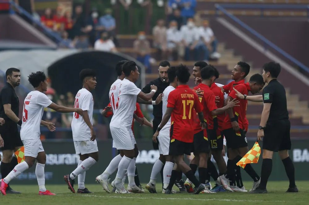 Chủ nhà SEA Games 31 trận cuối vòng bảng chỉ gặp Đông Timor dễ thở hơn, trong khi các đối thủ khác phải tương tàn với nhau. Ảnh: ANH PHƯƠNG.2 Chủ nhà SEA Games 31 trận cuối vòng bảng chỉ gặp Đông Timor dễ thở hơn, trong khi các đối thủ khác phải tương tàn với nhau. Ảnh: ANH PHƯƠNG.2