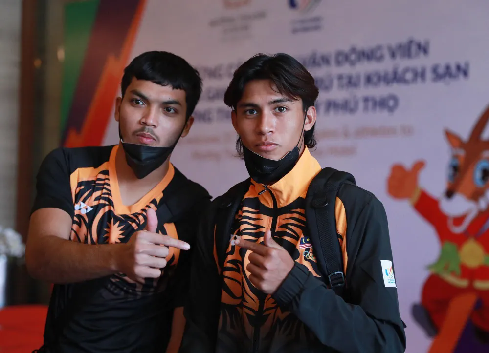 Dự tính ban đầu của U-23 Malaysia là giữ vững ngôi nhất bảng B để tránh chủ nhà SEA Games nhưng rồi họ không thể đánh bại Campuchia trong loạt trận cuối và đánh mất ngôi đầu về tay Thái Lan. Dự tính ban đầu của U-23 Malaysia là giữ vững ngôi nhất bảng B để tránh chủ nhà SEA Games nhưng rồi họ không thể đánh bại Campuchia trong loạt trận cuối và đánh mất ngôi đầu về tay Thái Lan.